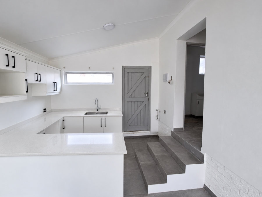 To Let 1 Bedroom Property for Rent in Vredenburg Western Cape